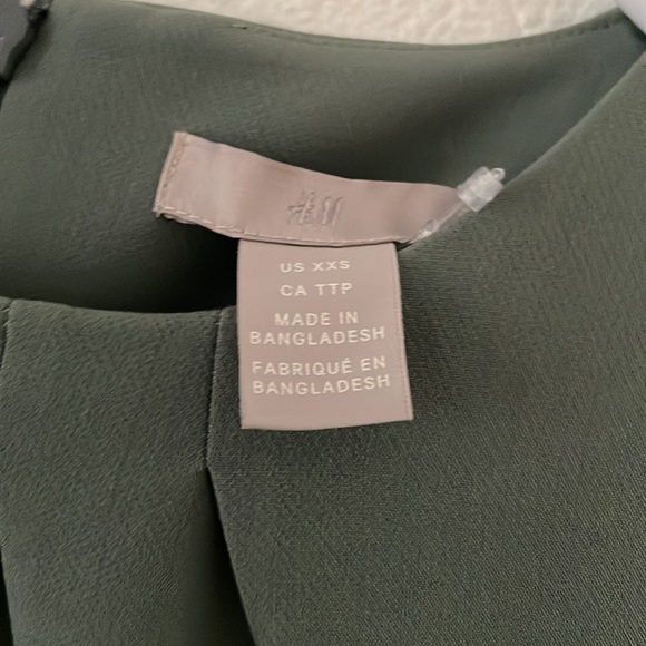 H&M Green Dress. - Picture 6 of 6